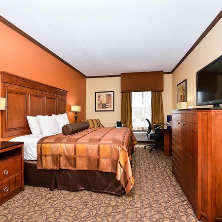 Best Western Plus Midwest Inn & Suites Салина Экстерьер фото