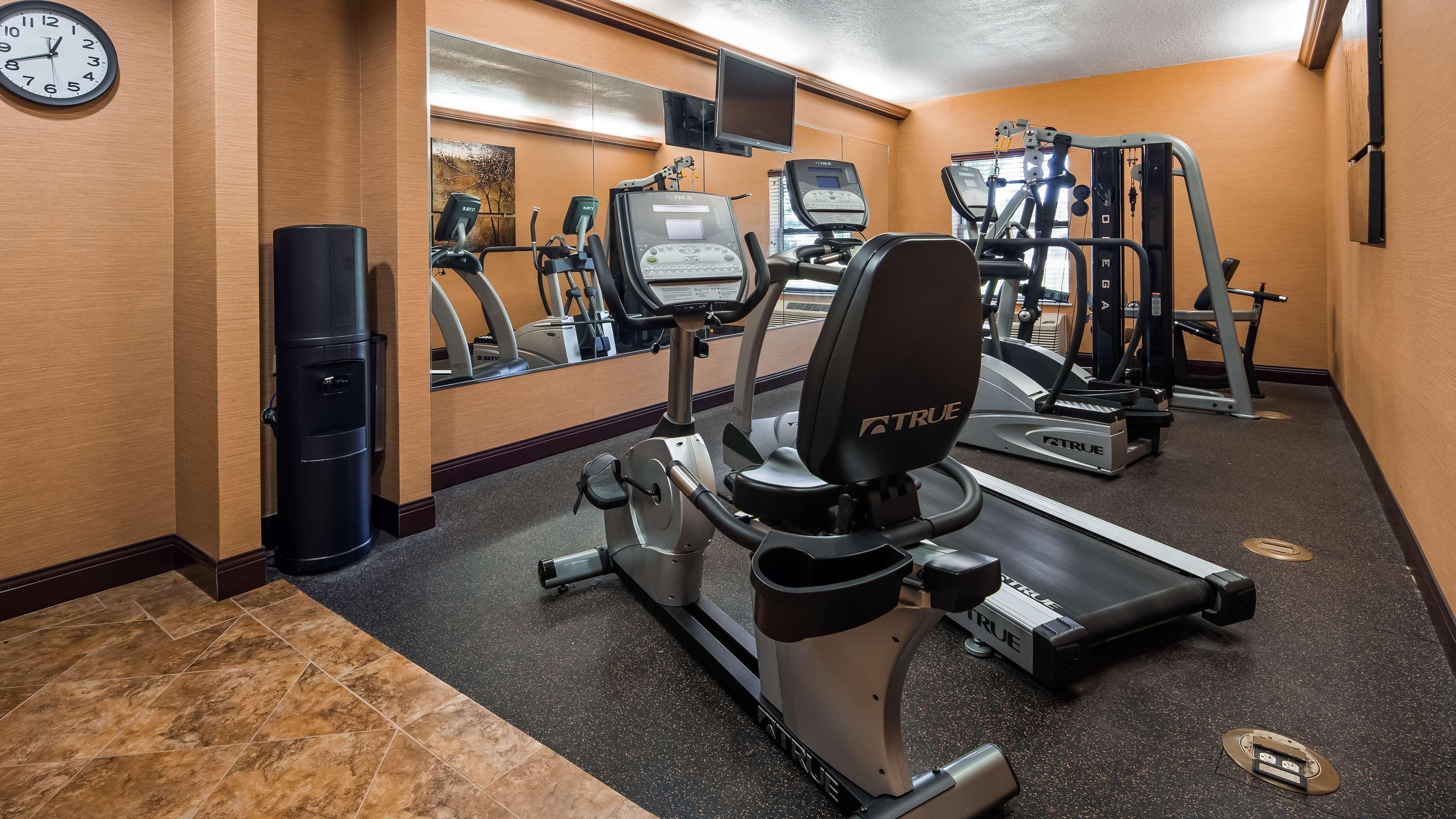 Best Western Plus Midwest Inn & Suites Салина Экстерьер фото