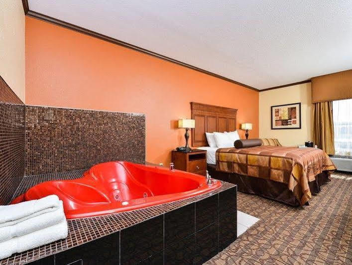 Best Western Plus Midwest Inn & Suites Салина Экстерьер фото